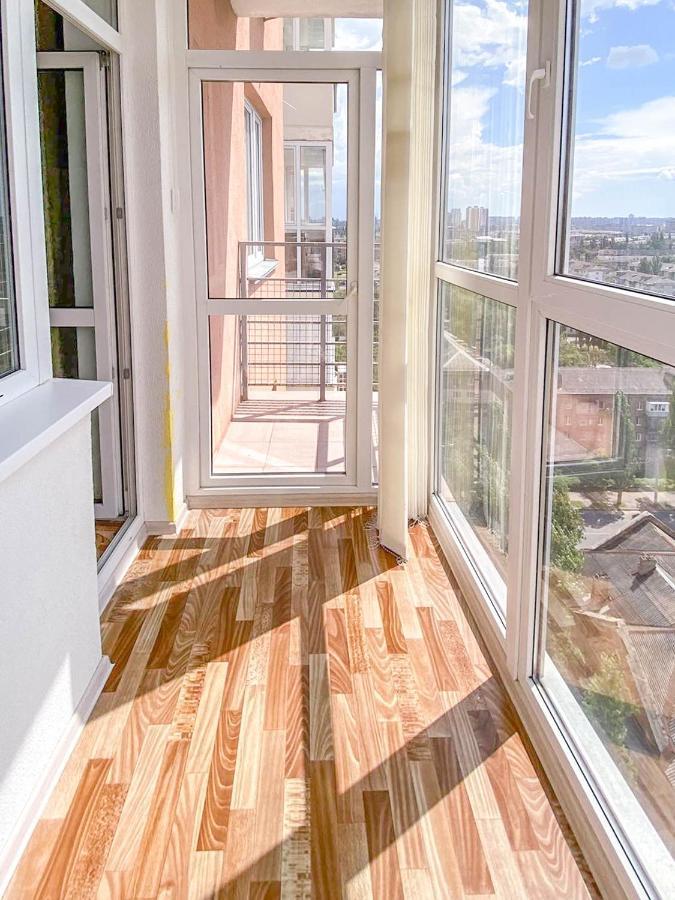 Large 2 Room Apartment With A Beautiful View 2 Min Metro Chernigivska Kiev Buitenkant foto