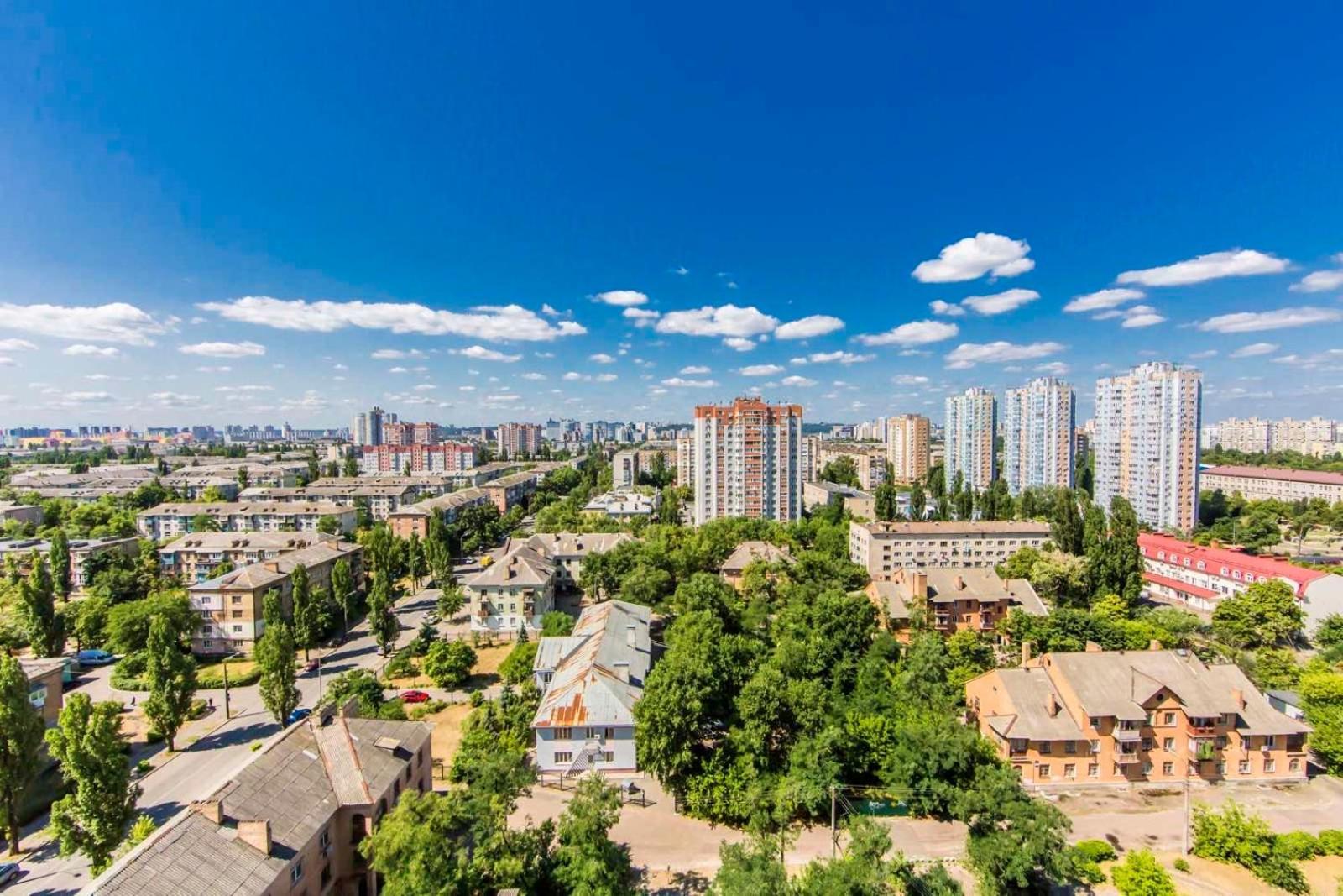 Large 2 Room Apartment With A Beautiful View 2 Min Metro Chernigivska Kiev Buitenkant foto